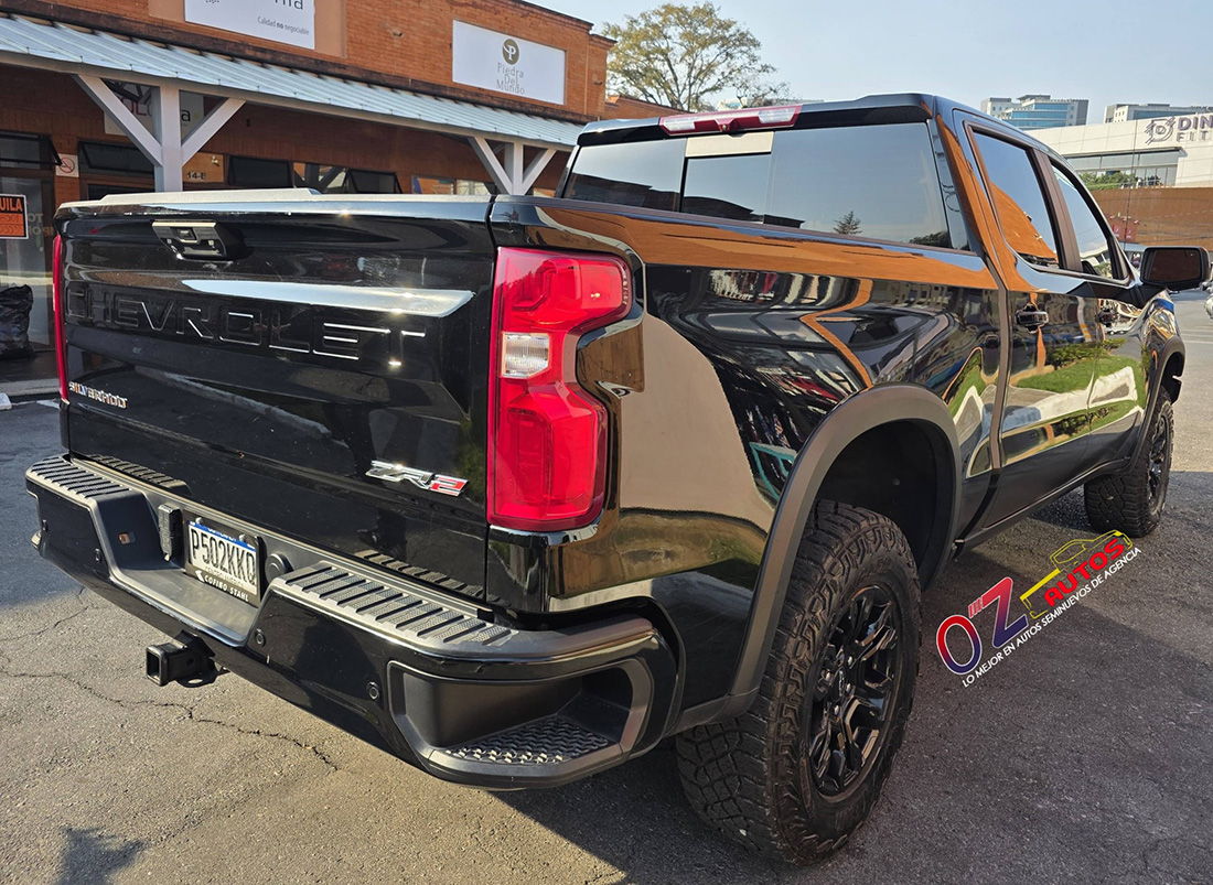 CHEVROLET SILVERADO  ZR2 2023 DE AGENCIA