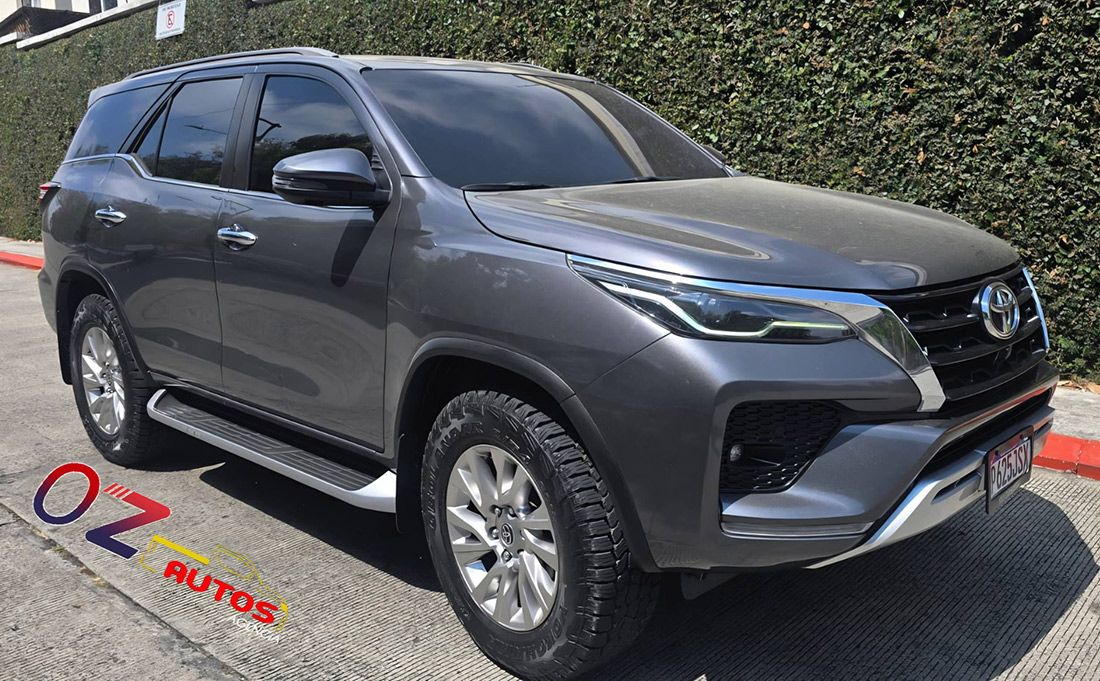 TOYOTA FORTUNER SRV AUTOMÁTICA 2022