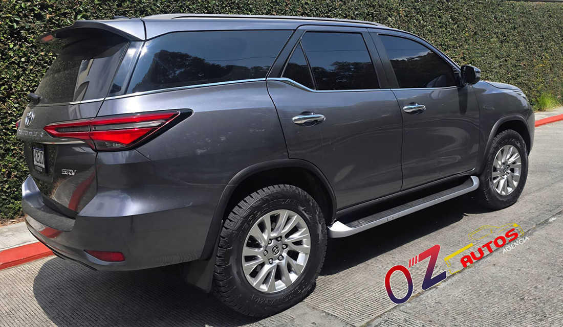 TOYOTA FORTUNER SRV AUTOMÁTICA 2022