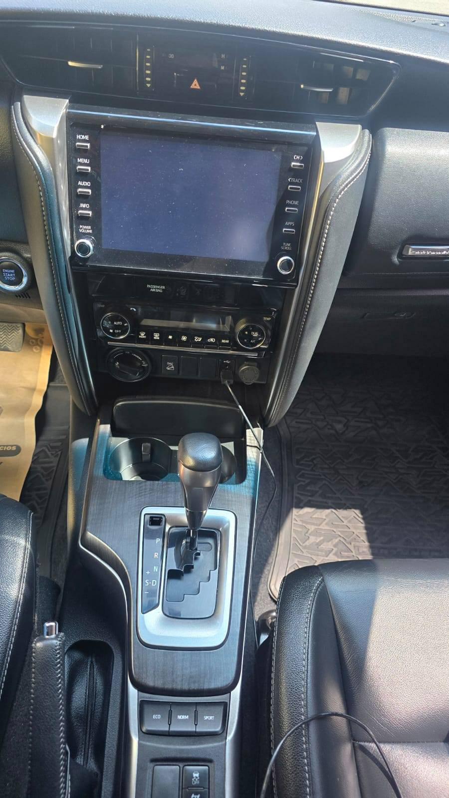 TOYOTA FORTUNER SRV AUTOMÁTICA 2022