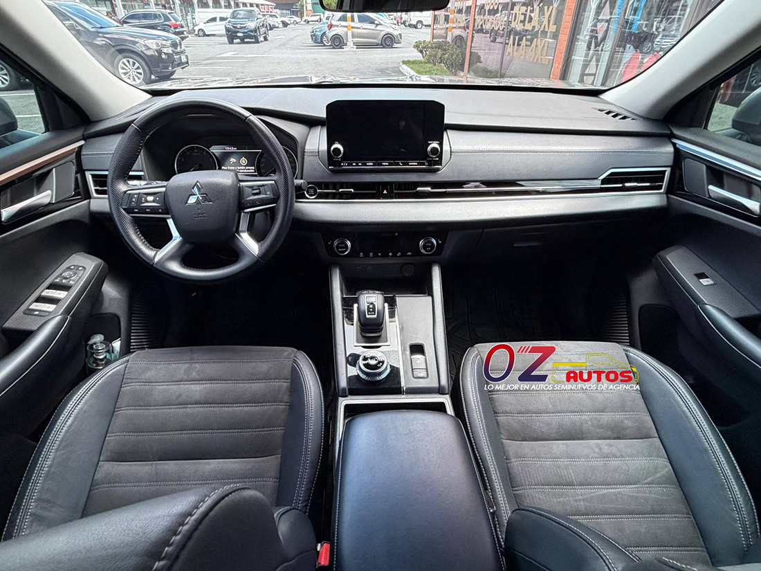 MITSUBISHI OUTLANDER 2023 DE AGENCIA
