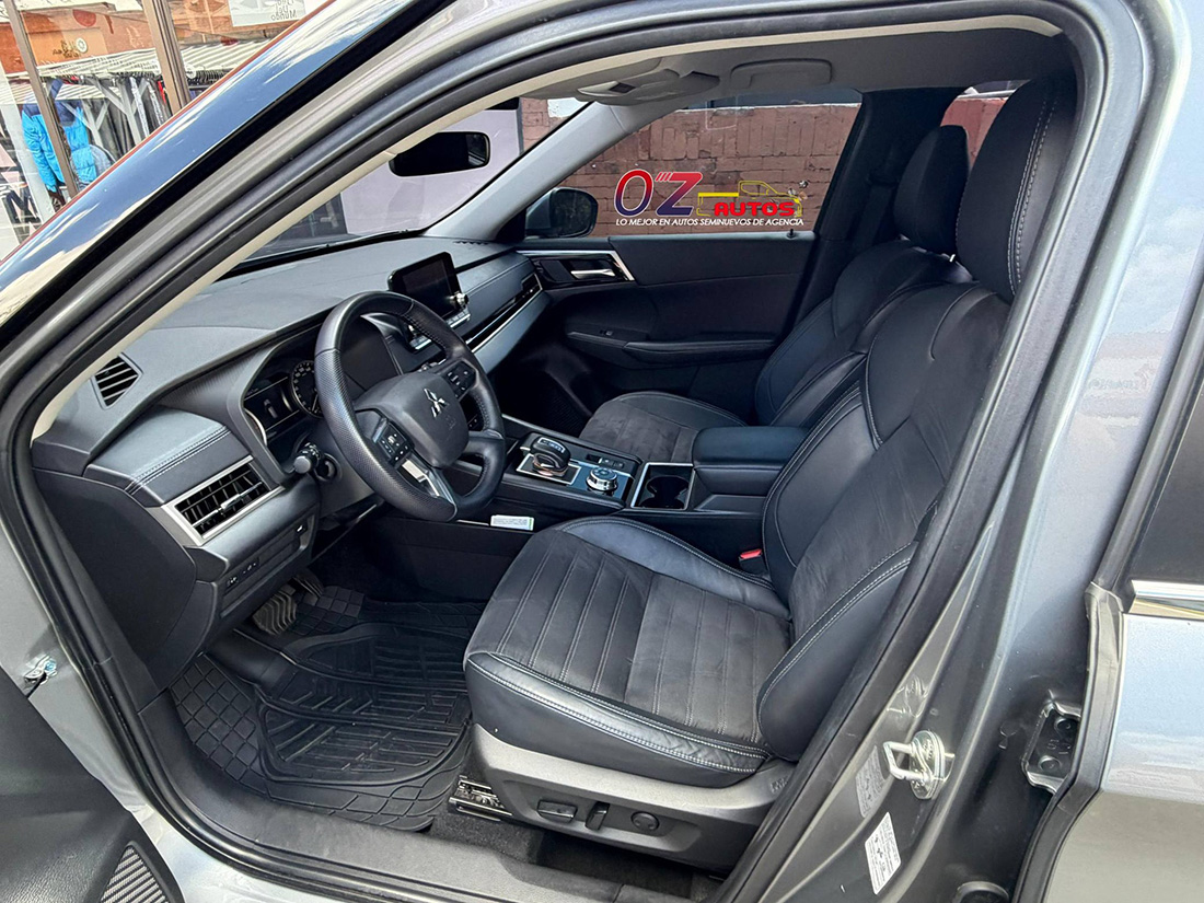 MITSUBISHI OUTLANDER 2023 DE AGENCIA
