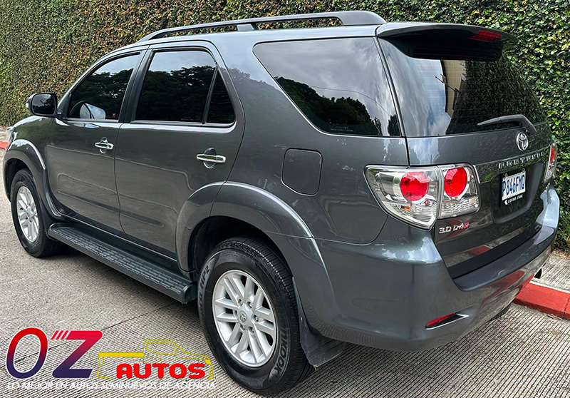 TOYOTA FORTUNER SRV AUTOMÁTICA 2014