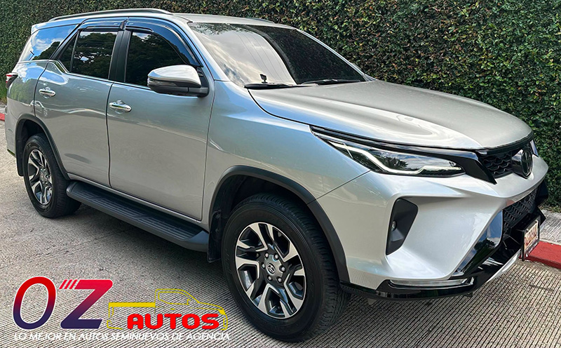 TOYOTA FORTUNER SRV 4X4 AUTOMÁTICA 2025