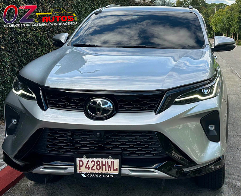 TOYOTA FORTUNER SRV 4X4 AUTOMÁTICA 2025