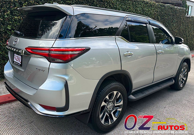 TOYOTA FORTUNER SRV 4X4 AUTOMÁTICA 2025