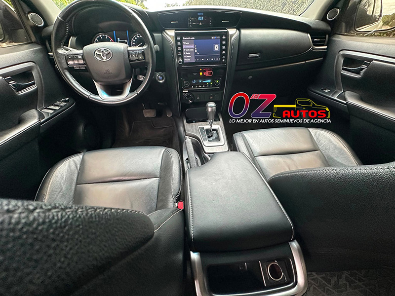 TOYOTA FORTUNER SRV 4X4 AUTOMÁTICA MODELO 2022