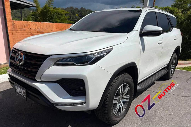 TOYOTA FORTUNER 2025 AUTOMÁTICA 4X2