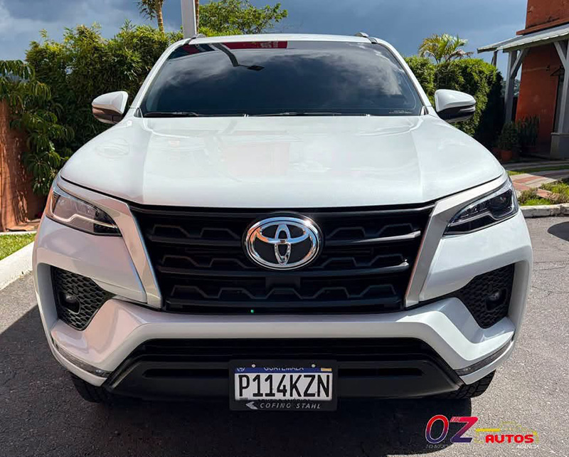 TOYOTA FORTUNER 2025 AUTOMÁTICA 4X2