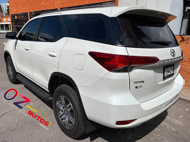 TOYOTA FORTUNER 2025 AUTOMÁTICA 4X2