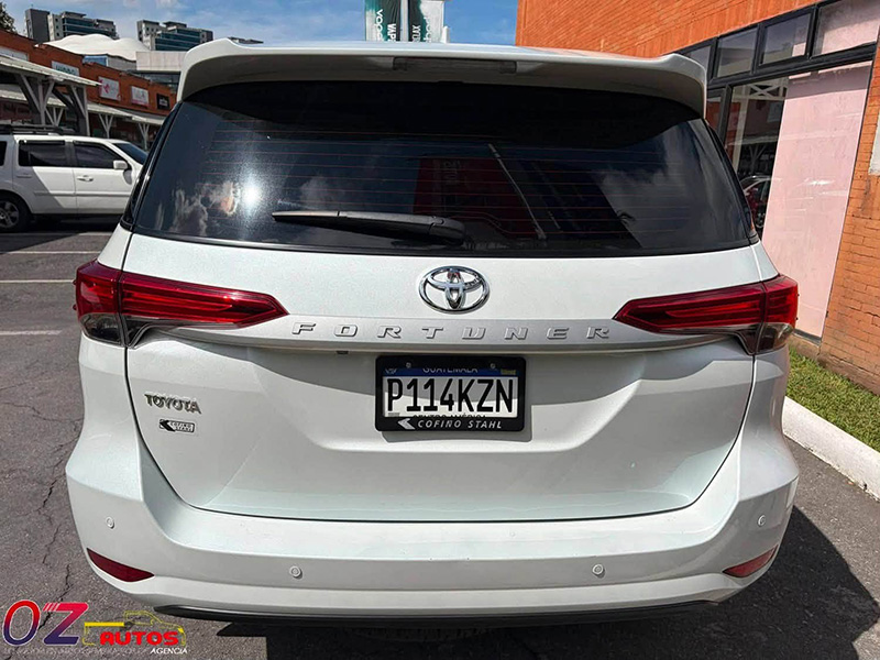 TOYOTA FORTUNER 2025 AUTOMÁTICA 4X2